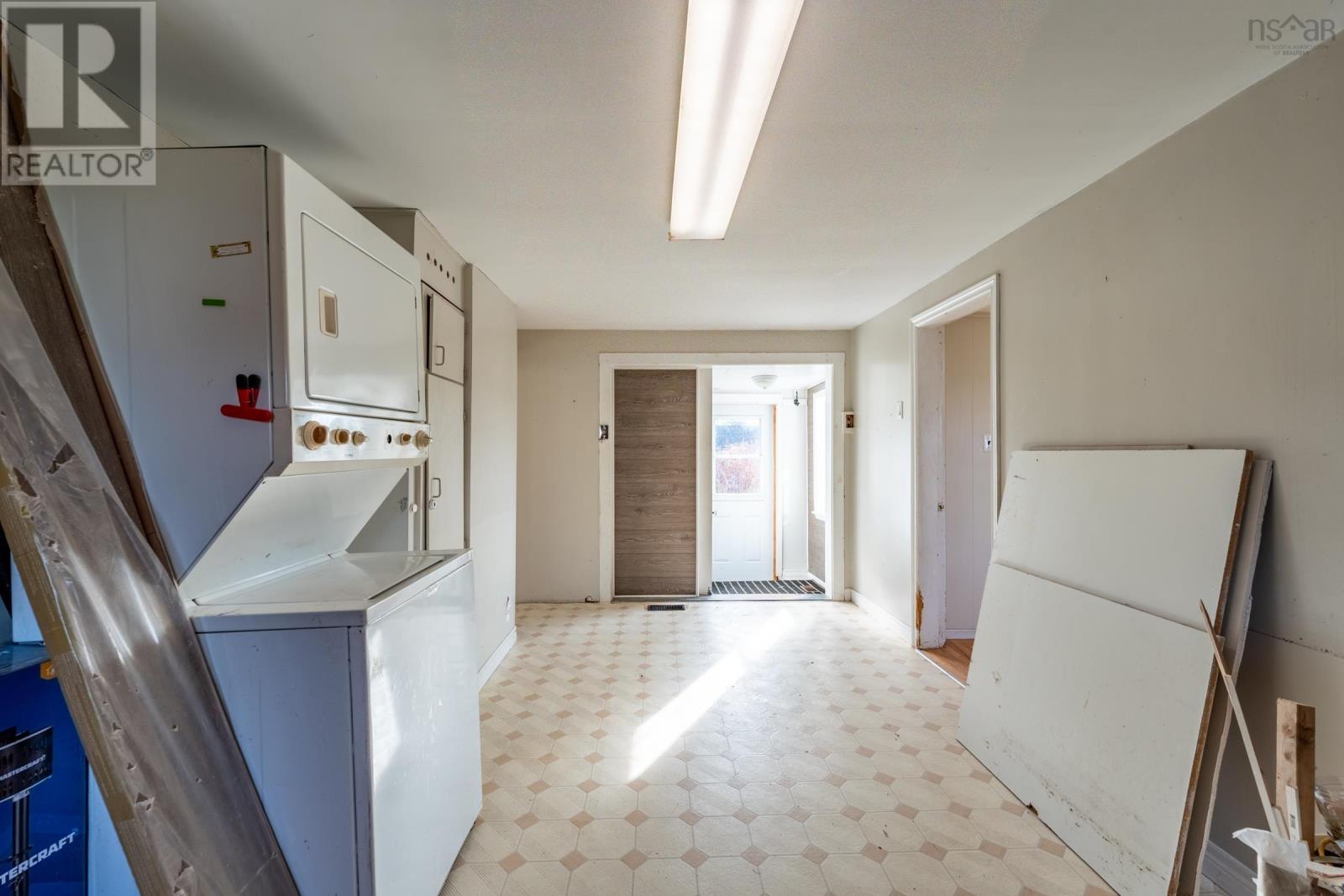 For sale 2537 Highway 1, Darlings Lake, Nova Scotia B5A5A8 202324438