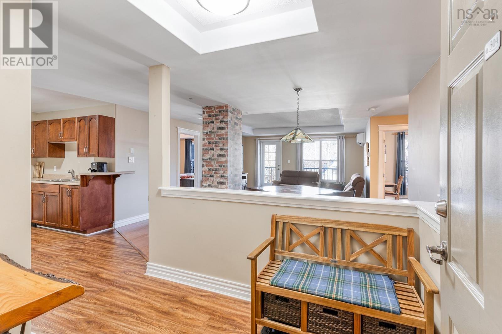 For sale 304 476 Main Street, Mahone Bay, Nova Scotia B0J2E0