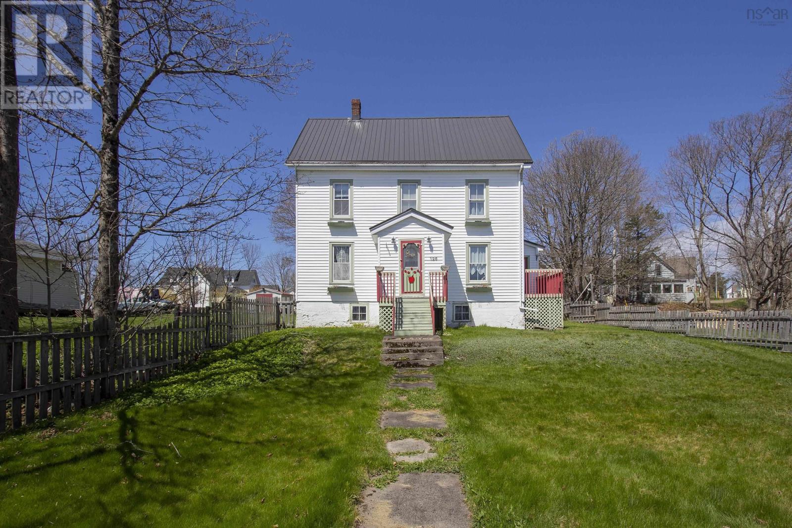For sale 126 Victoria Street, Parrsboro, Nova Scotia B0M1S0