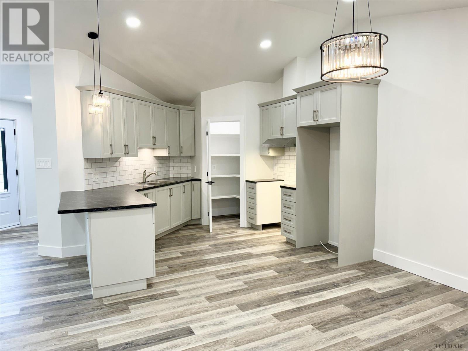 For sale 14 Golf ST, Kapuskasing, Ontario P5N3J6 TM231712 REALTOR.ca