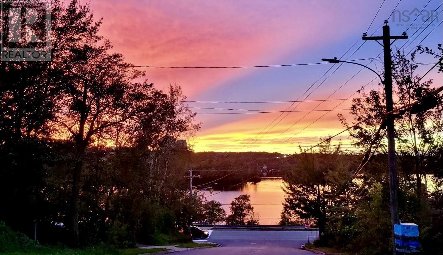 For sale 5 CREELMAN Drive, Dartmouth, Nova Scotia B2X2T3 202325107