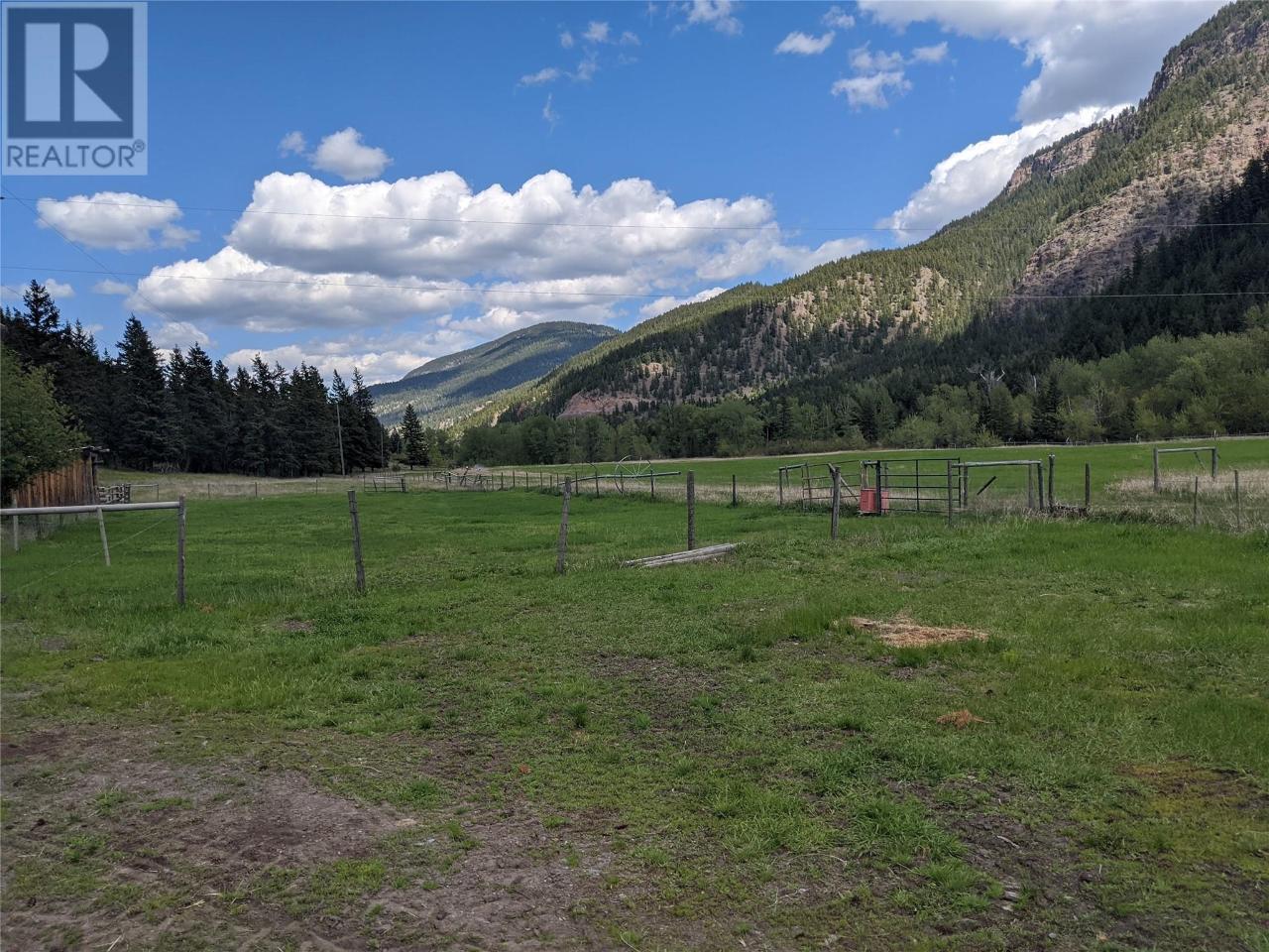 For sale 8212,8180 DOUGLAS LAKE RD, Monte Lake/Westwold, British