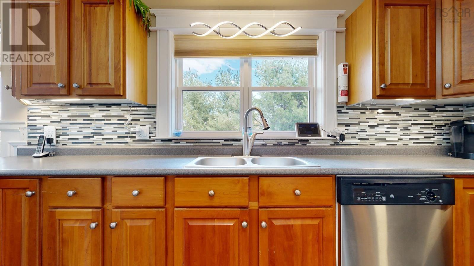 For sale 11 Old Cabin Road, Lake Charlotte, Nova Scotia B0J2L0