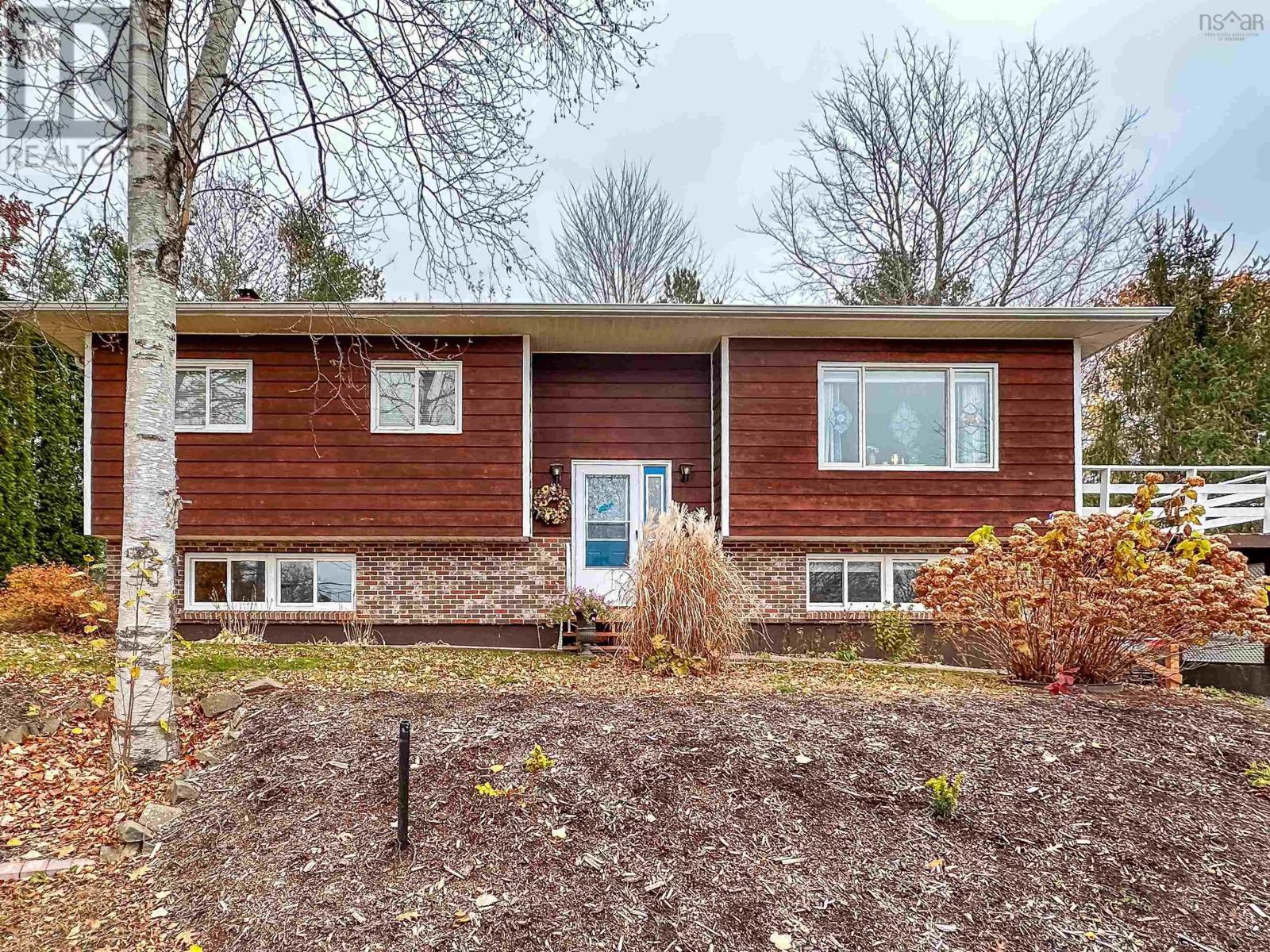 For sale 1706 Cumberland Drive, Coldbrook, Nova Scotia B4R1A4