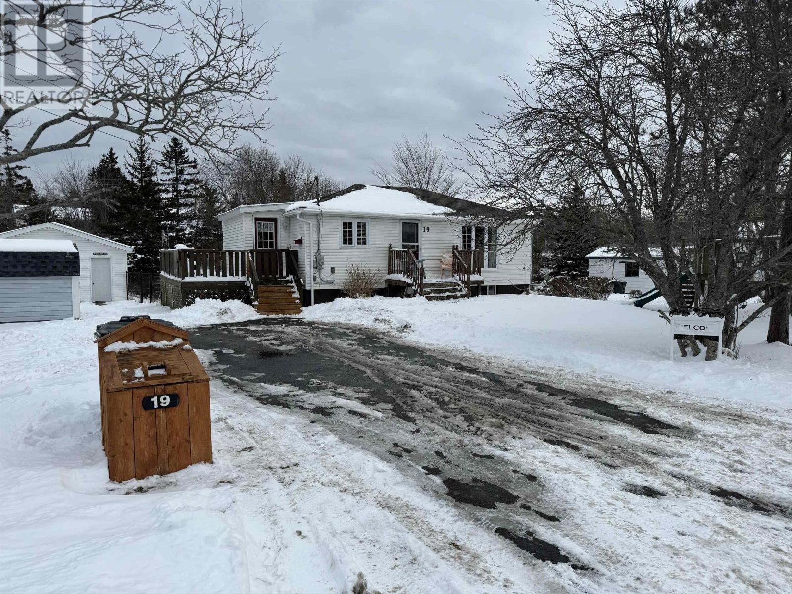 19 Parkview Drive, Mira Road, Sydney, Nova Scotia B1P3J4 REALTOR.ca
