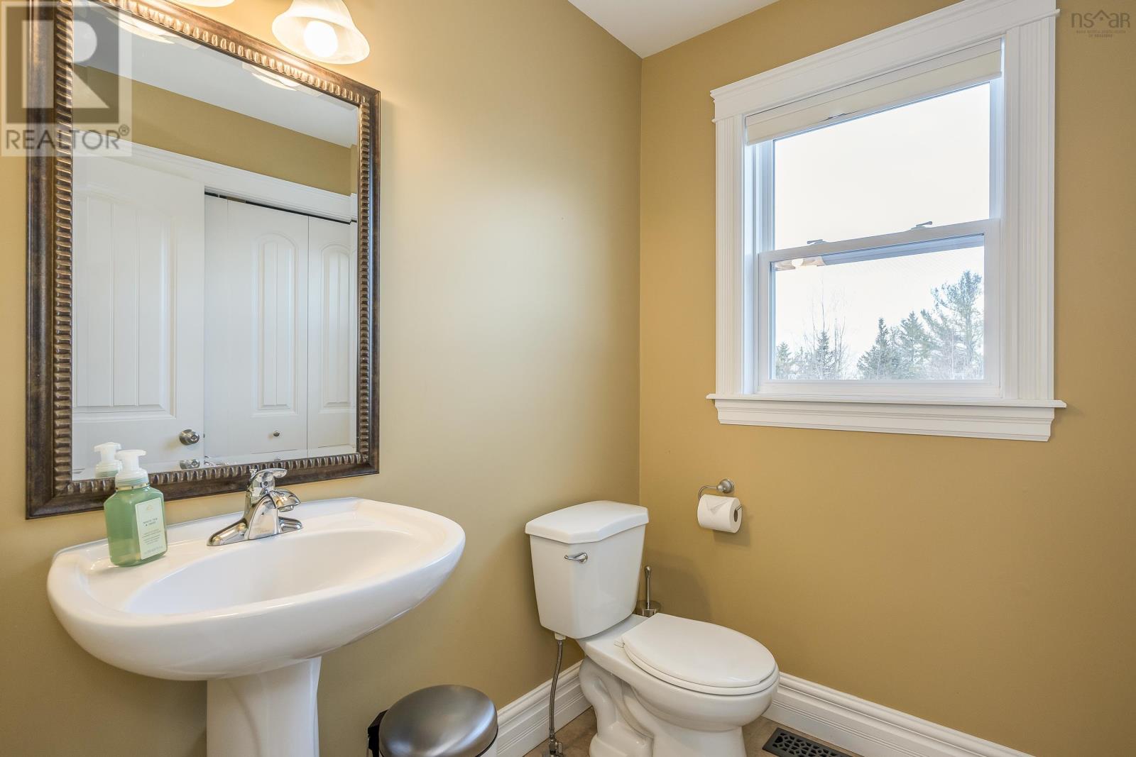 For sale 115 Beaverbrook Drive, Fall River, Nova Scotia B2T0H3