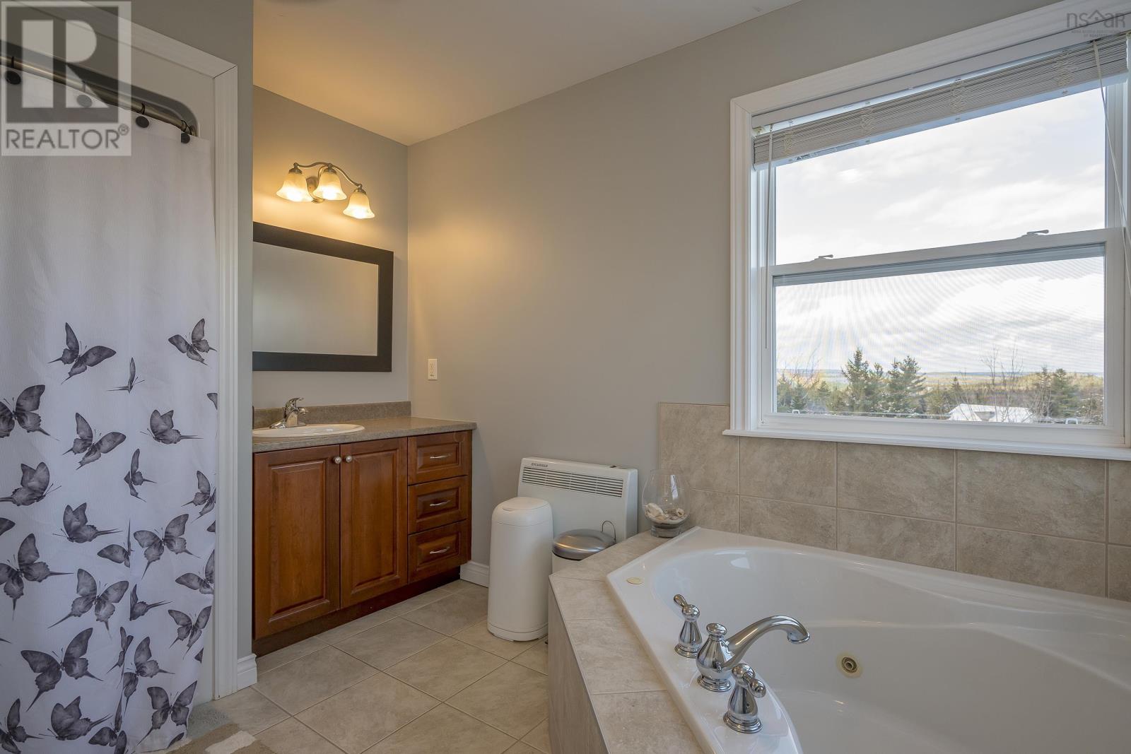 For sale 115 Beaverbrook Drive, Fall River, Nova Scotia B2T0H3