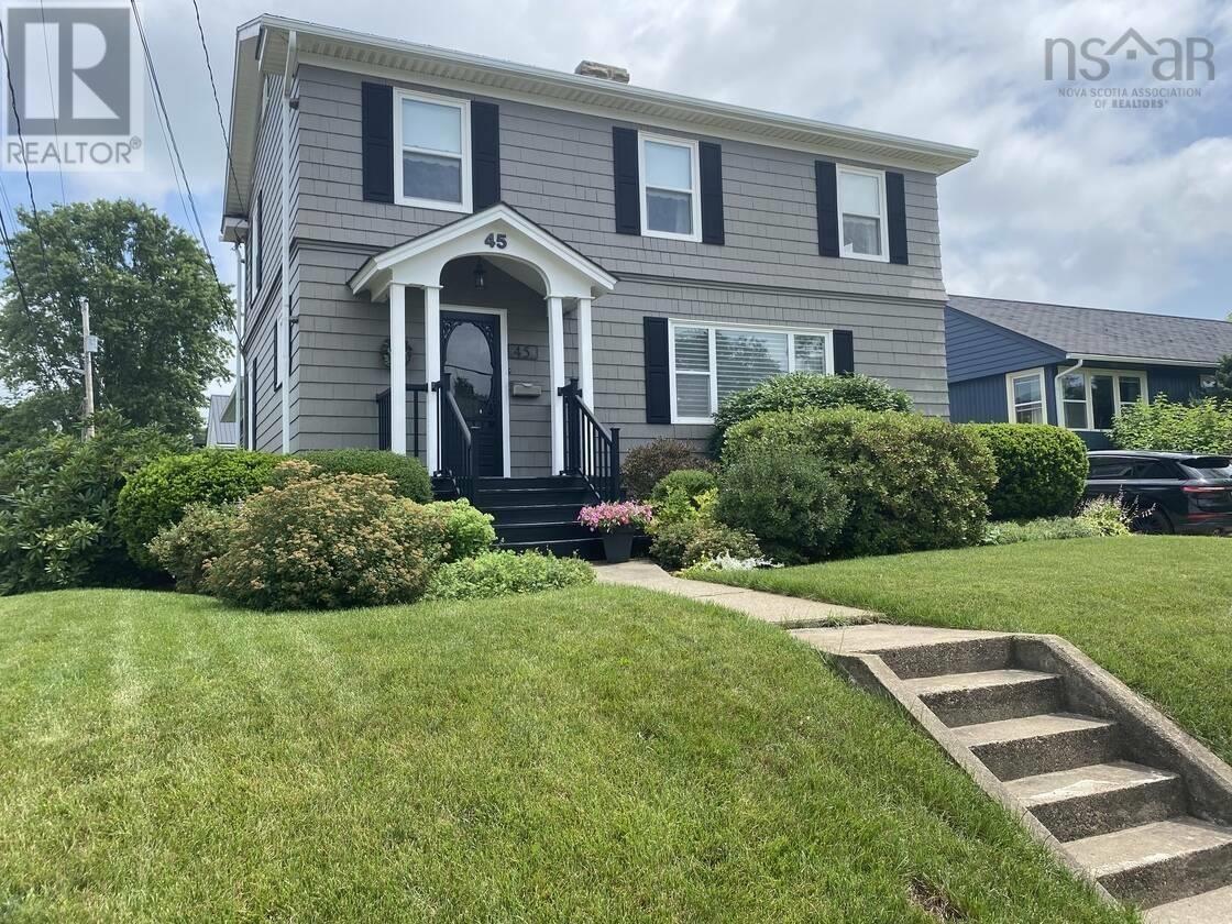 For sale 45 Hillcrest Street, Antigonish, Nova Scotia B2G2E1