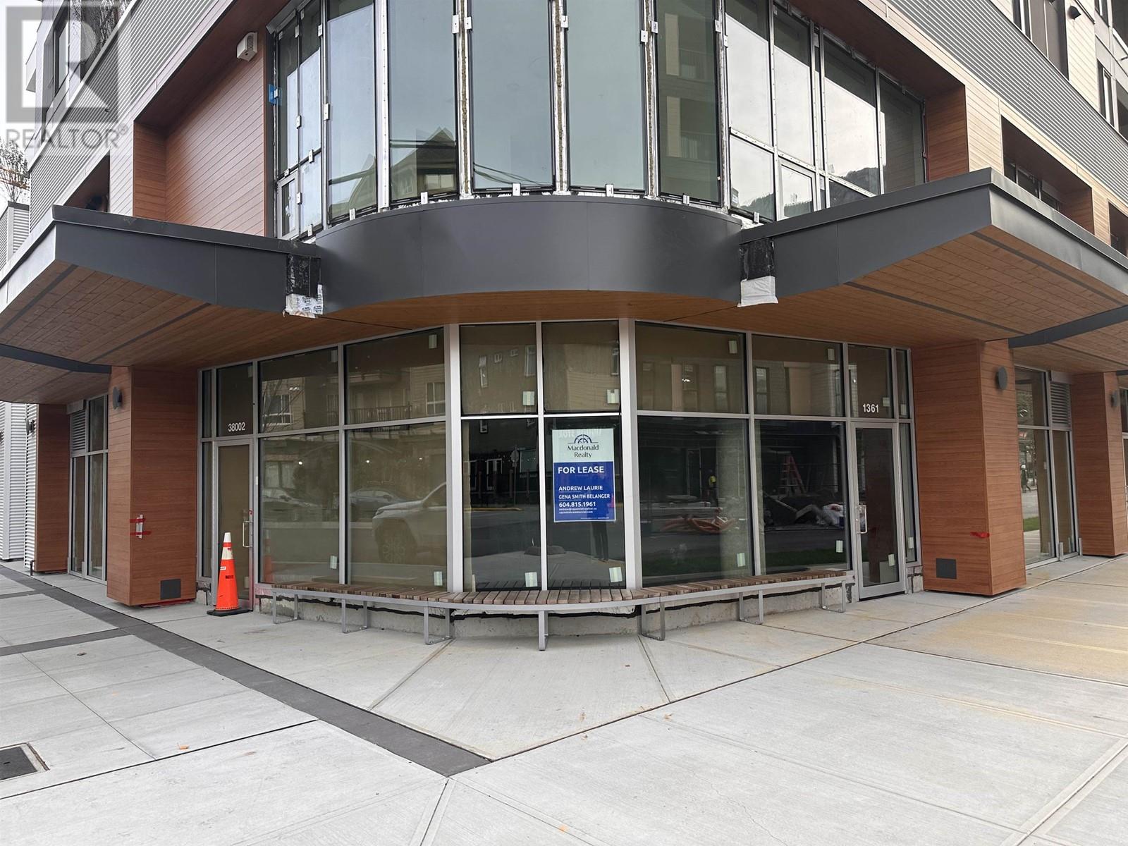 For lease 102 1365 VICTORIA STREET, Squamish, British Columbia V0N3G0