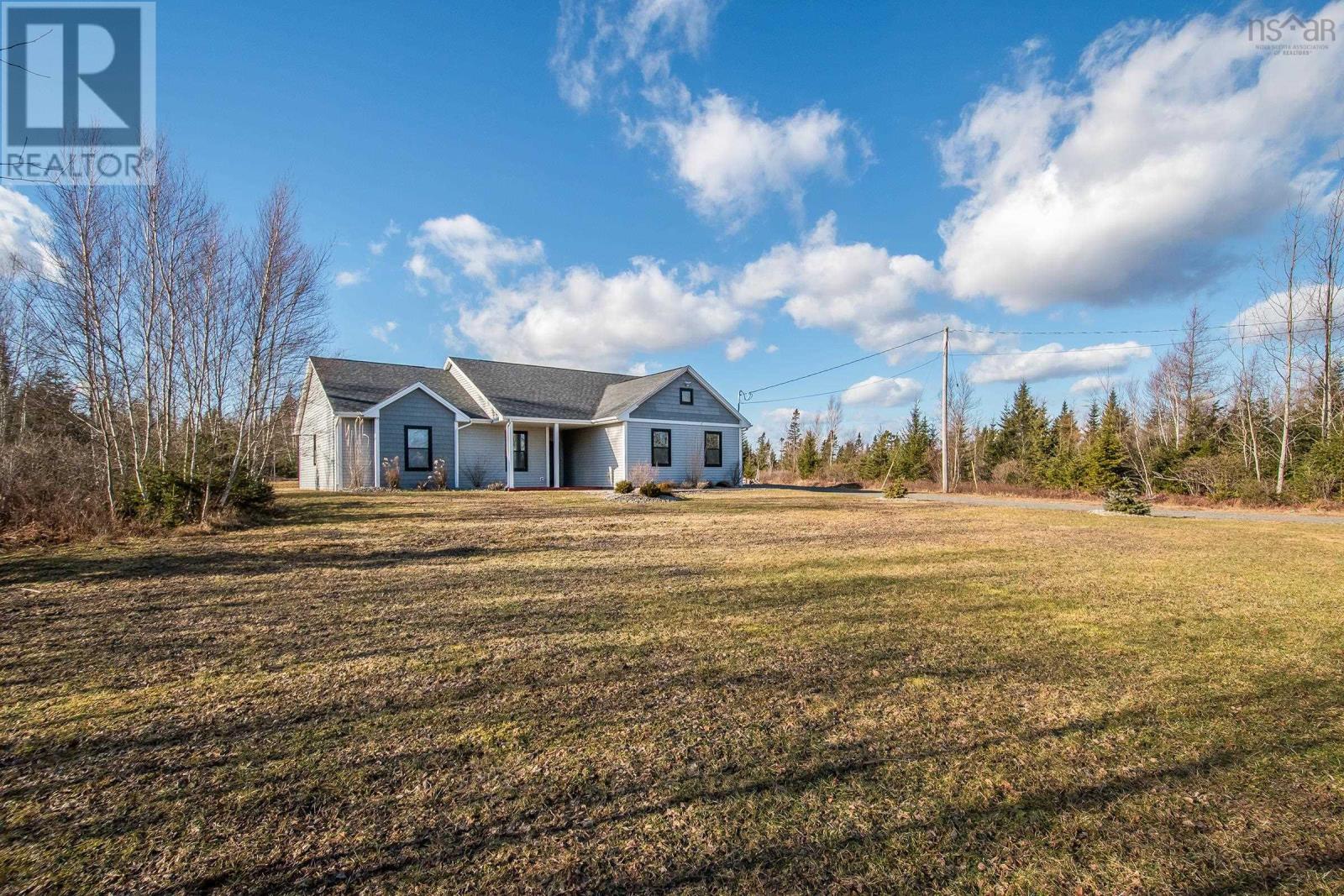 For sale: 79 Moonlight Court, Crowes Mills, Nova Scotia B6L5J3 ...