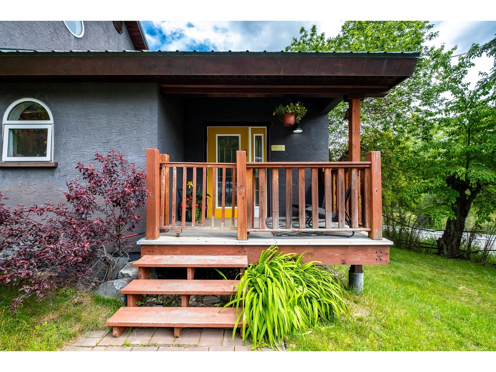 For sale: 2735 HIGHWAY 3B, Rossland, British Columbia V0G1Y0 - 2475068 ...