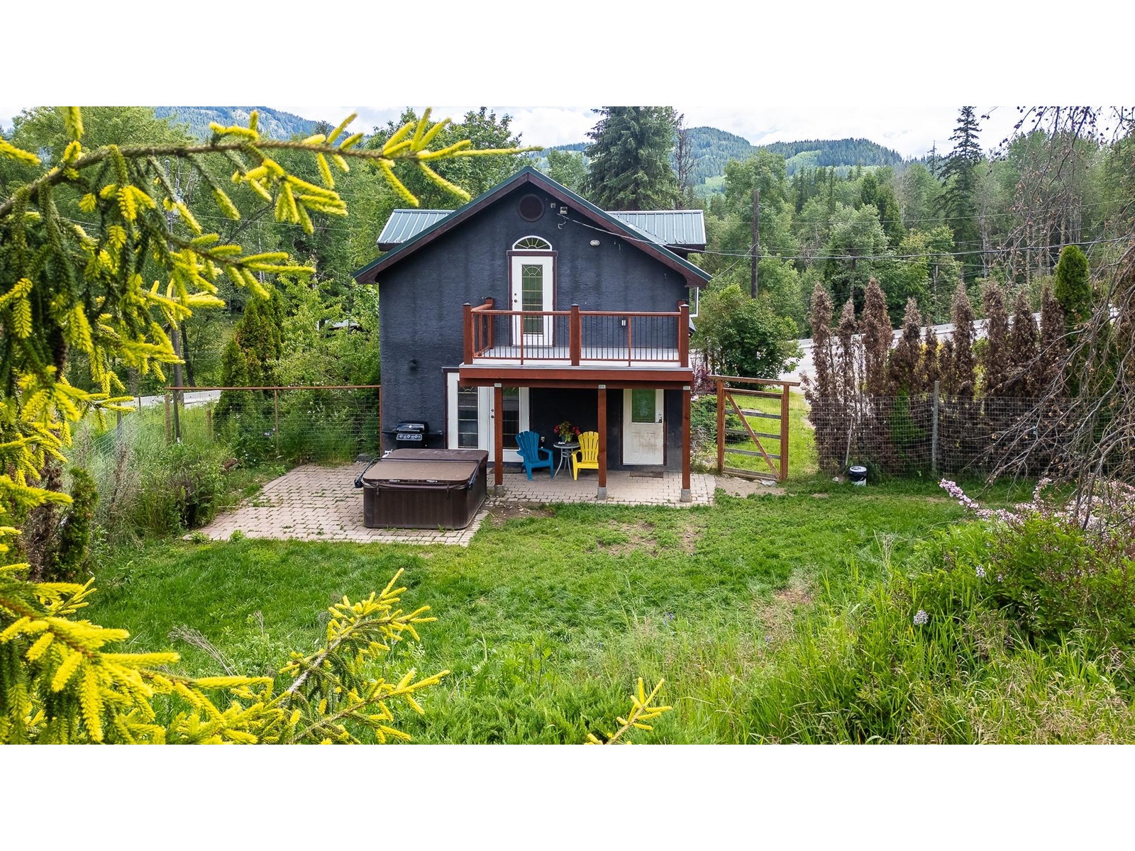 For sale: 2735 HIGHWAY 3B, Rossland, British Columbia V0G1Y0 - 2475068 ...