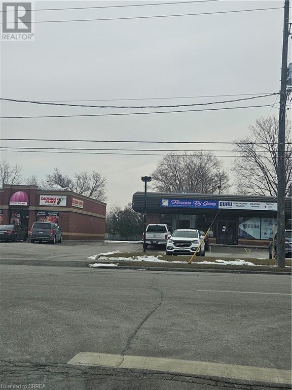 For sale 84 CHARING Cross Unit 10, Brantford, Ontario N3R2H6