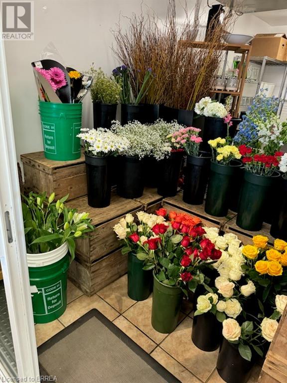 For sale 84 CHARING Cross Unit 10, Brantford, Ontario N3R2H6