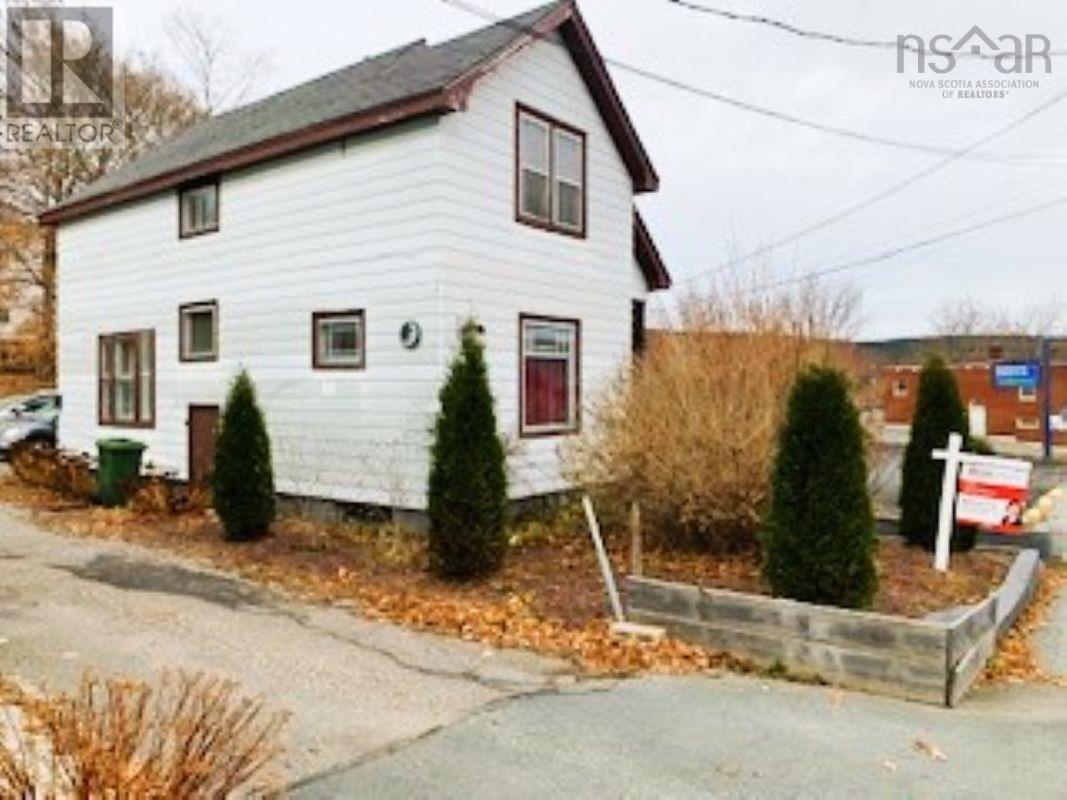 For sale 28 Dufferin Street, Bridgewater, Nova Scotia B4V2G1