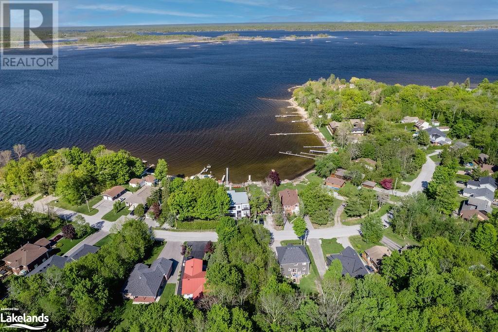 For sale 211 ROBINS POINT Road, Victoria Harbour, Ontario L0K2A0