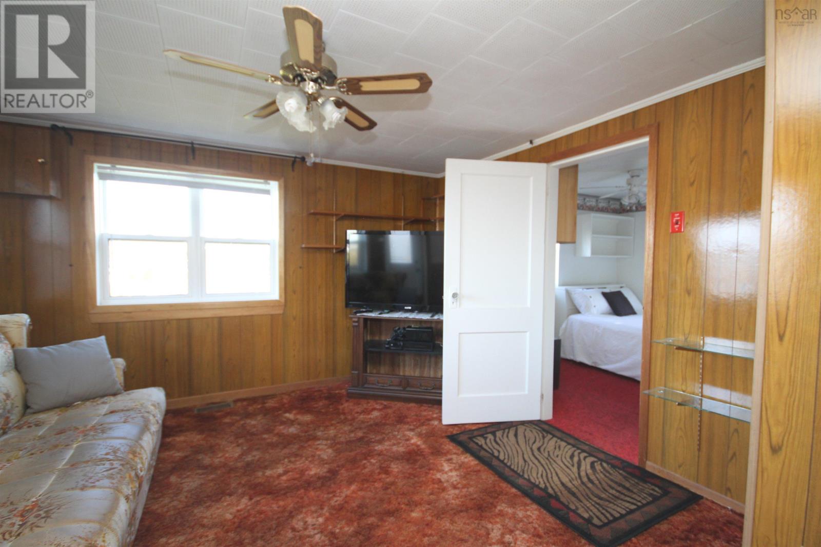 For sale 387 South Side Petit de Grat Road, Alderney Point, Nova