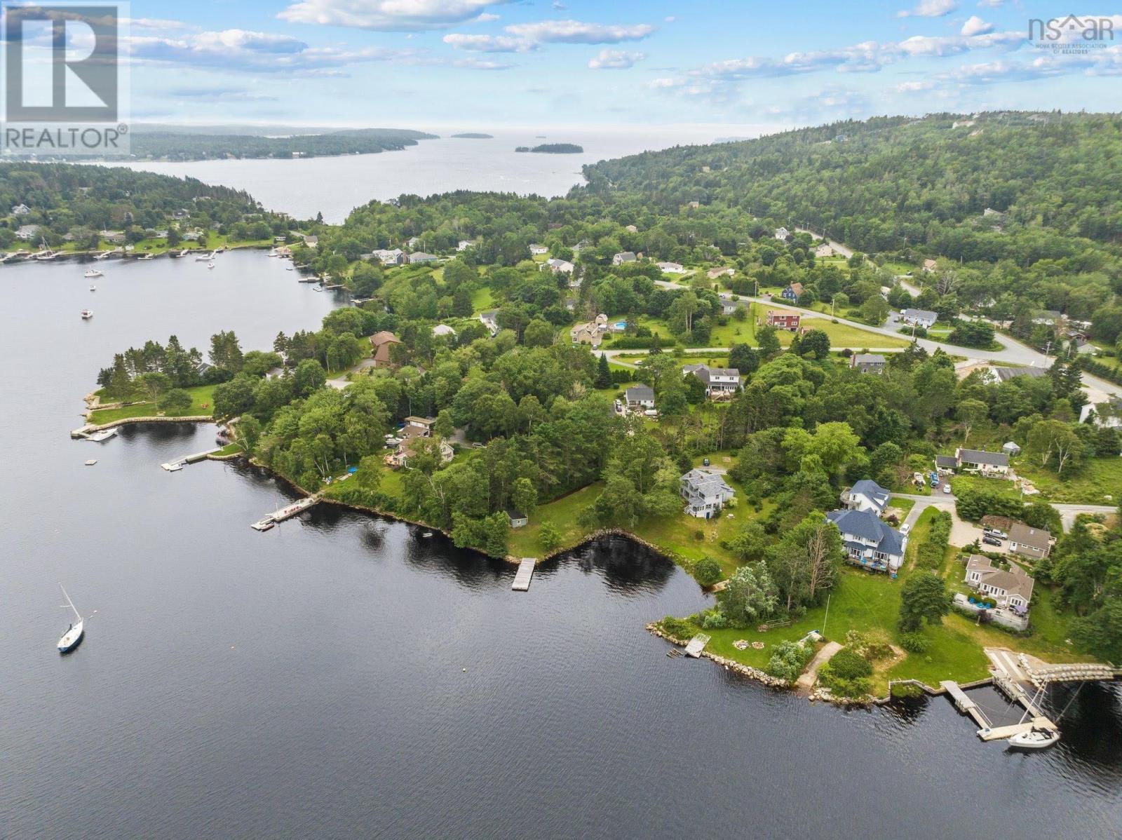 34 Schooner Cove Road, Head Of St. Margarets Bay, Nova Scotia B3Z2B4