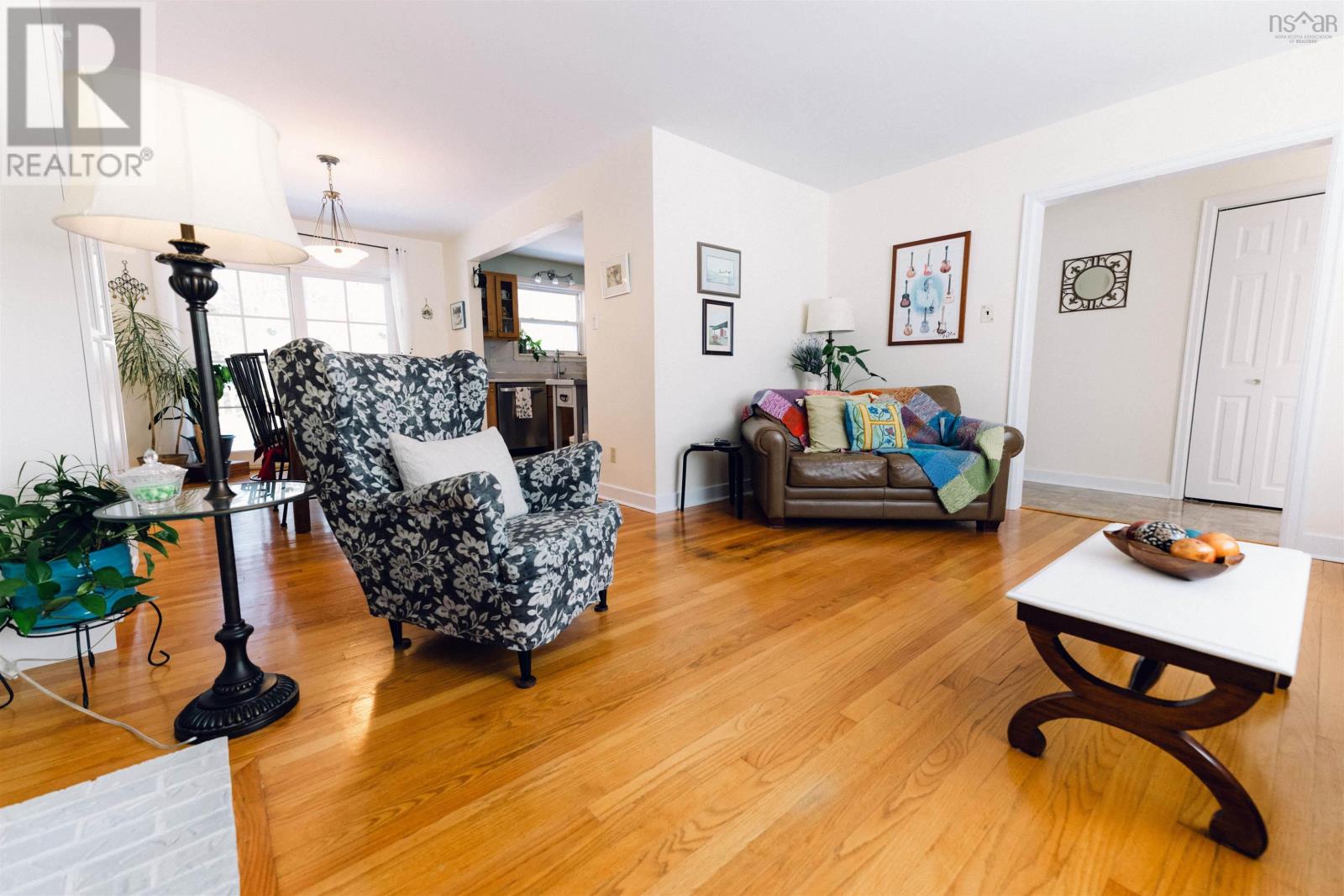 111 Meadowbrook Drive, Bedford, Nova Scotia B4A1R5 REALTOR.ca