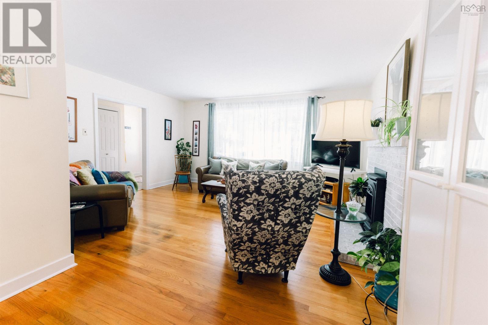 111 Meadowbrook Drive, Bedford, Nova Scotia B4A1R5 REALTOR.ca