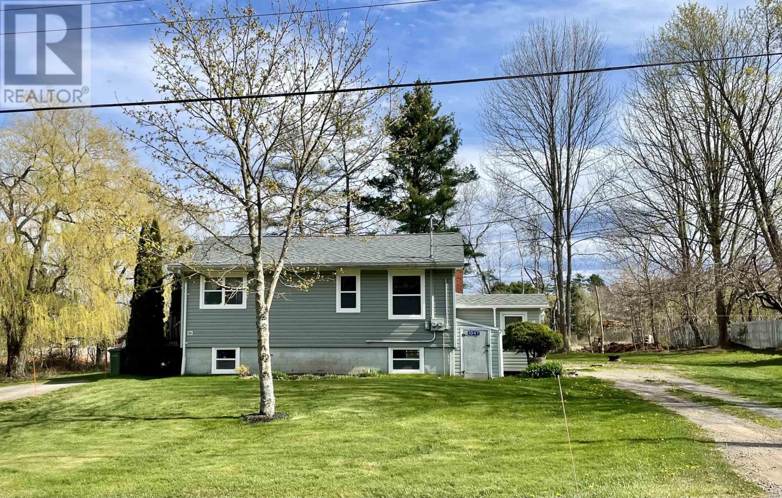 For sale 1045 / 1047 Upper Church Street, North Kentville, Nova Scotia