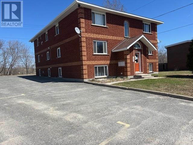 For sale 850 Burton Avenue Sudbury Ontario P3C4L4 2114780