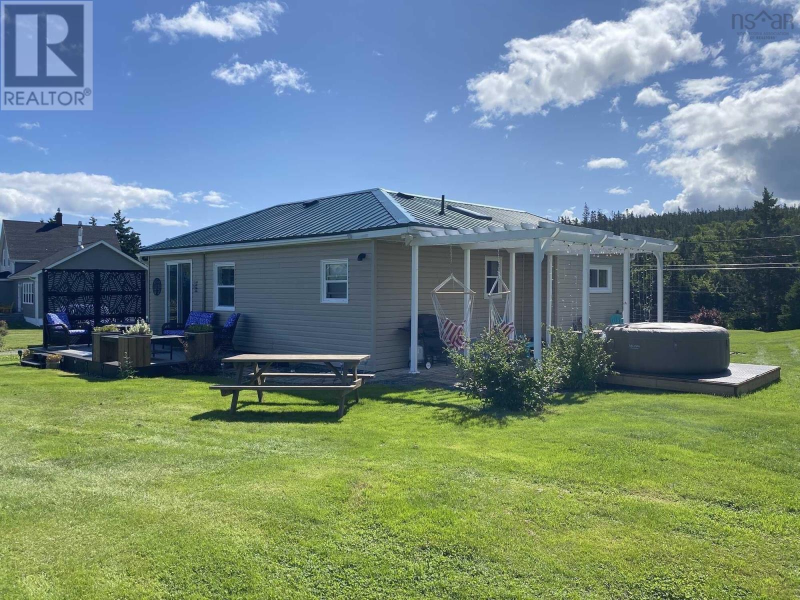 For sale 5322 NS16, Queensport, Nova Scotia B0H1N0 202318015