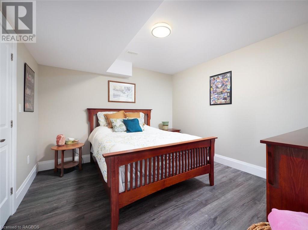 For sale 49 ISLANDVIEW DR, Chesley Lake, Ontario N0H1A0 40535951 REALTOR.ca