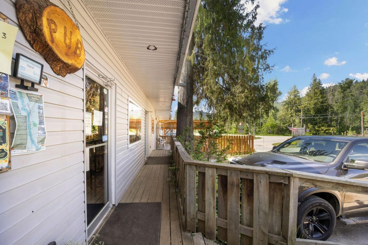 For sale 16070 HIGHWAY 3A, Crawford Bay / Riondel, British Columbia