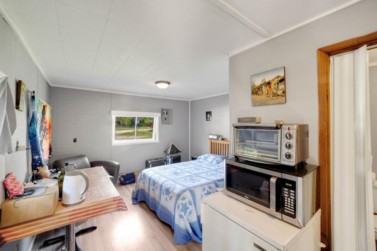 For sale 16070 HIGHWAY 3A, Crawford Bay / Riondel, British Columbia