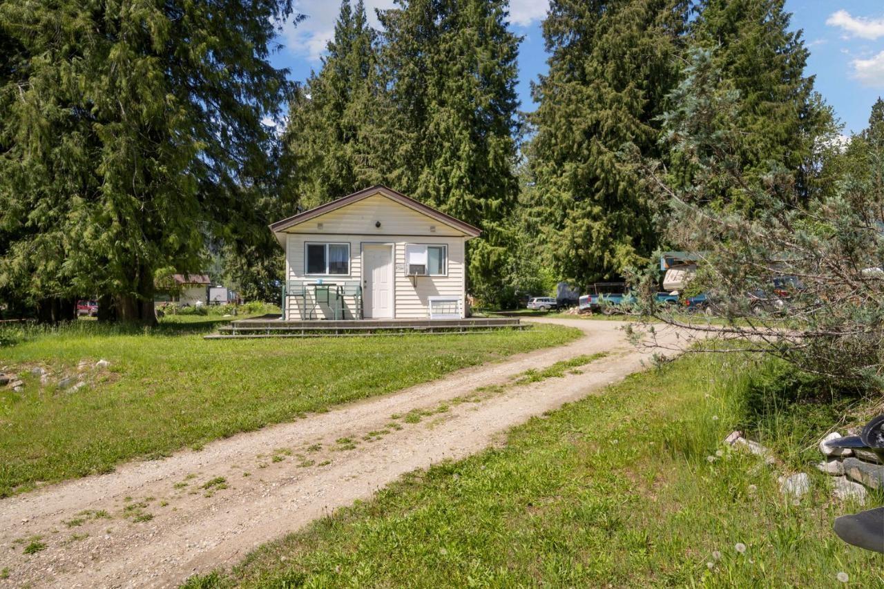 For sale 16070 HIGHWAY 3A, Crawford Bay / Riondel, British Columbia