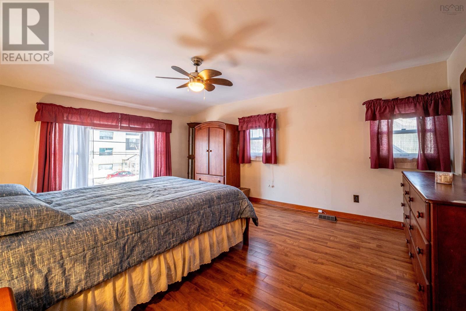 48&50 Melrose Avenue, Fairview, Nova Scotia B3N2E4 REALTOR.ca