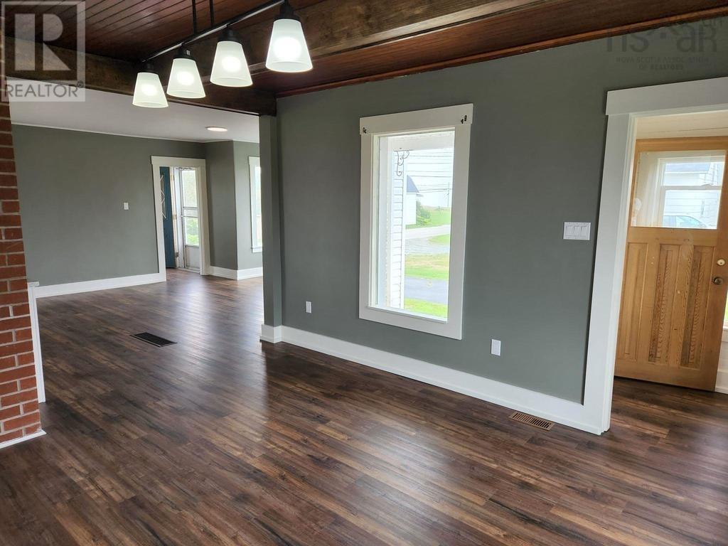 17 Rock Road, Lower West Pubnico, Nova Scotia B0W2C0 REALTOR.ca