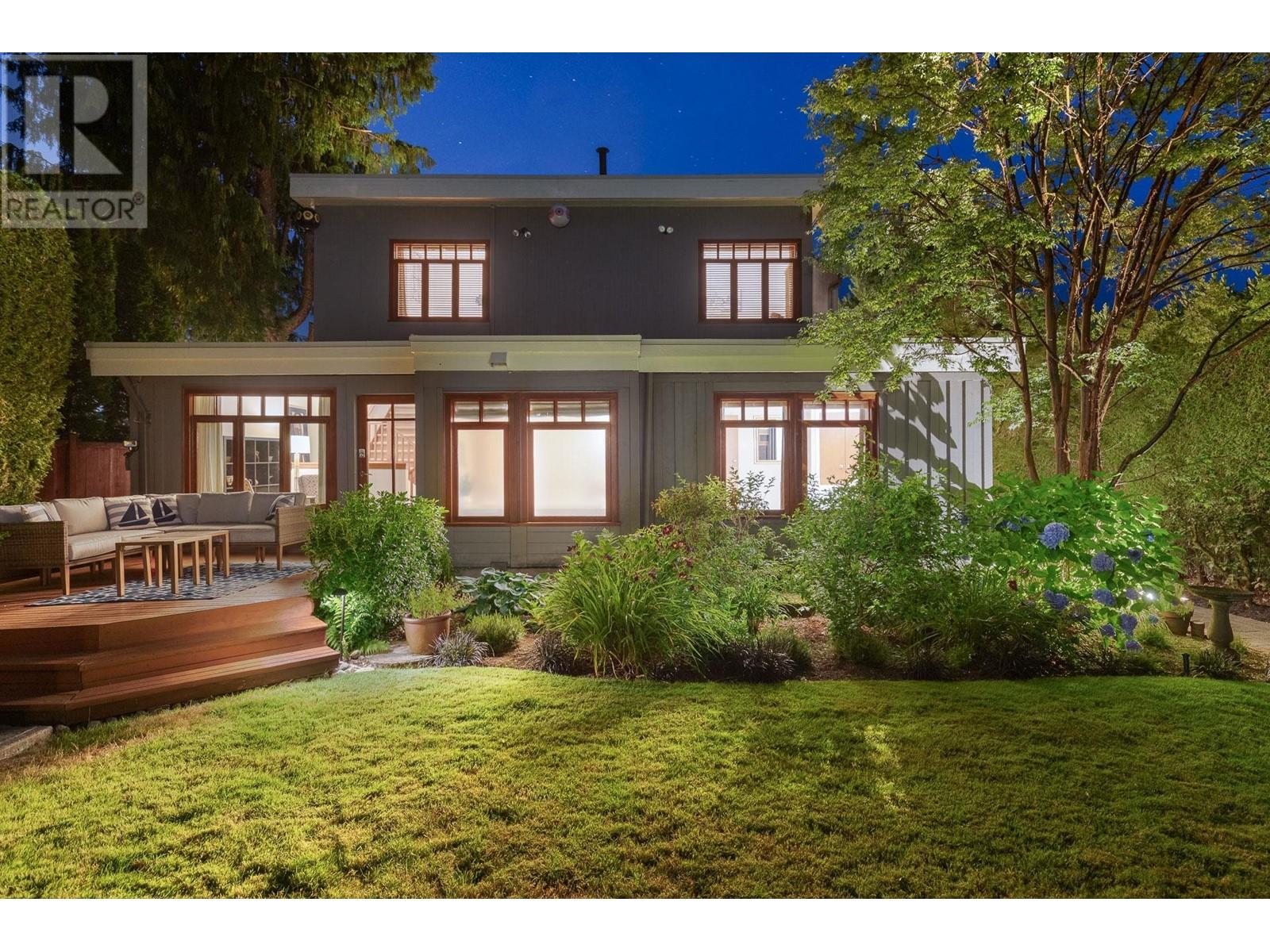 For sale 4449 ROSS CRESCENT, West Vancouver, British Columbia V7W1B4