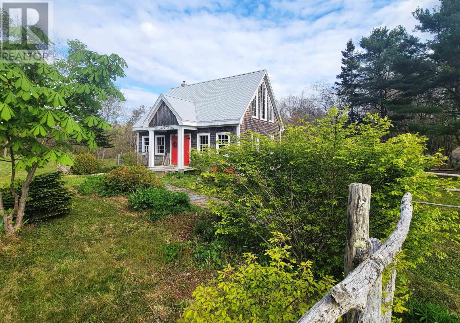 For sale: 8471 Highway 3, Oakland, Nova Scotia B0J2E0 - 202404061