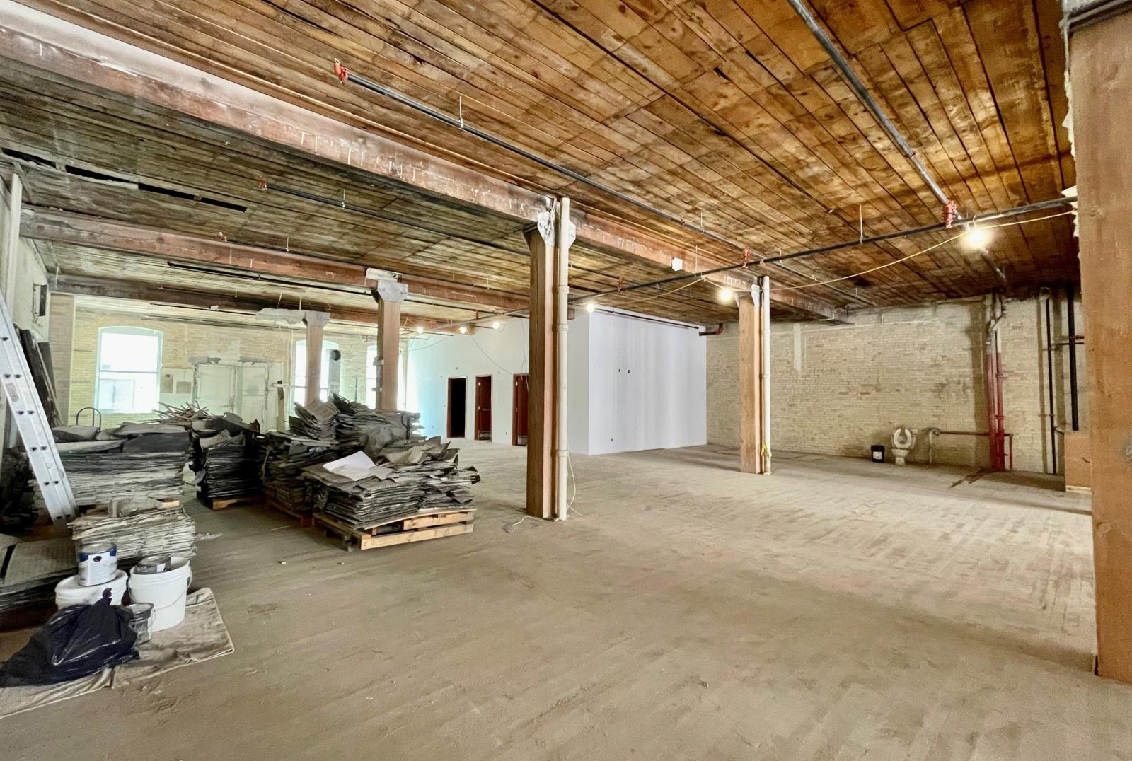 For sale 306 310 Ross Ave, Winnipeg, Manitoba R3A0L4