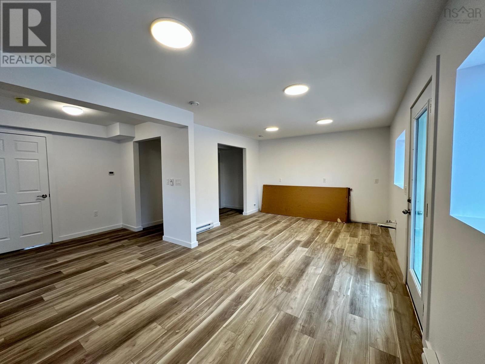 For sale 10409 St Margarets Bay Road, Hubbards, Nova Scotia B0J1T0