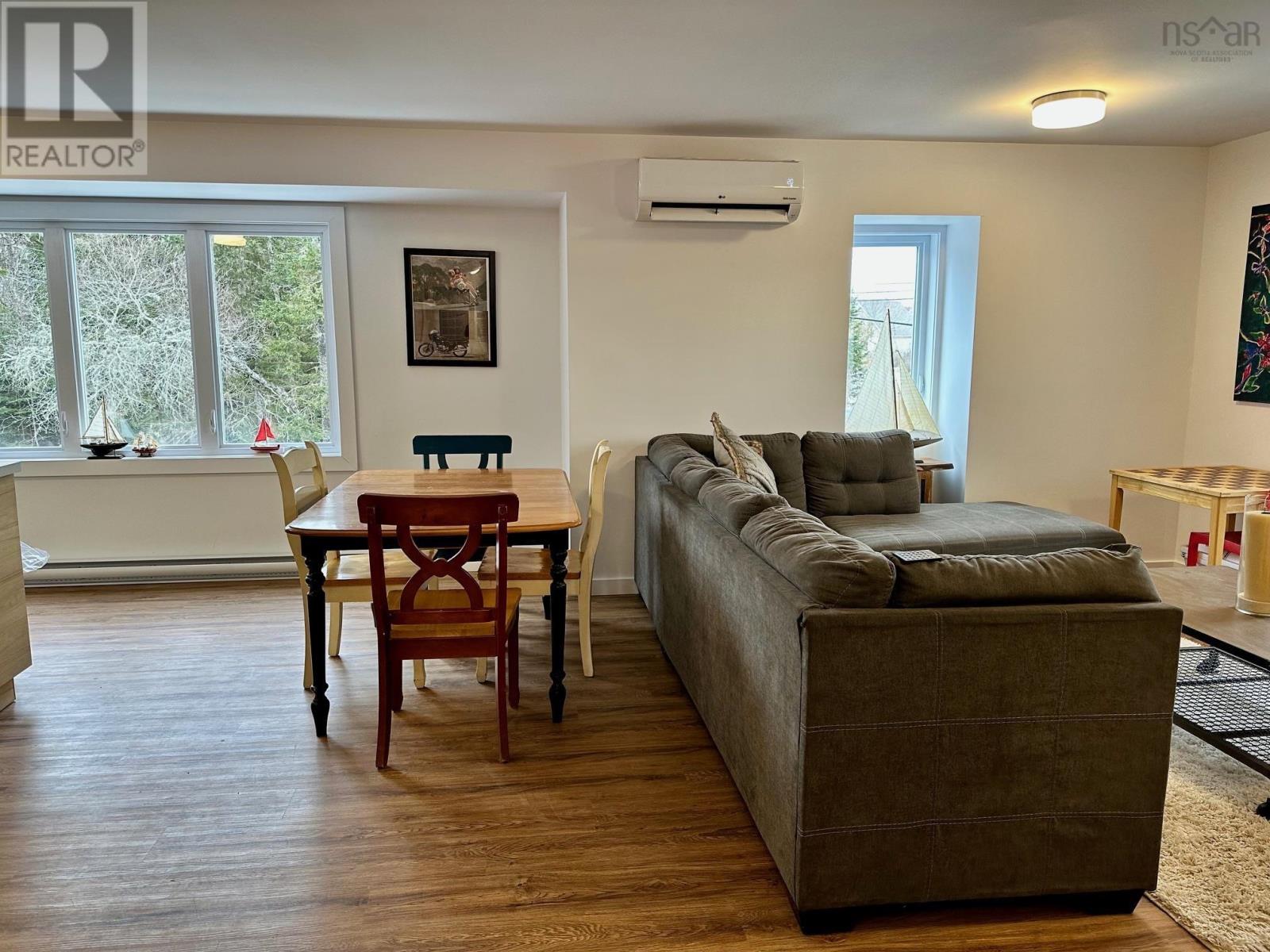 For sale 10409 St Margarets Bay Road, Hubbards, Nova Scotia B0J1T0