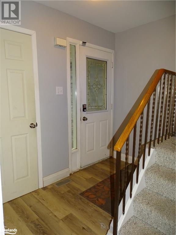 For sale 28 FOX Run, Barrie, Ontario L4N5L5 40531350 REALTOR.ca