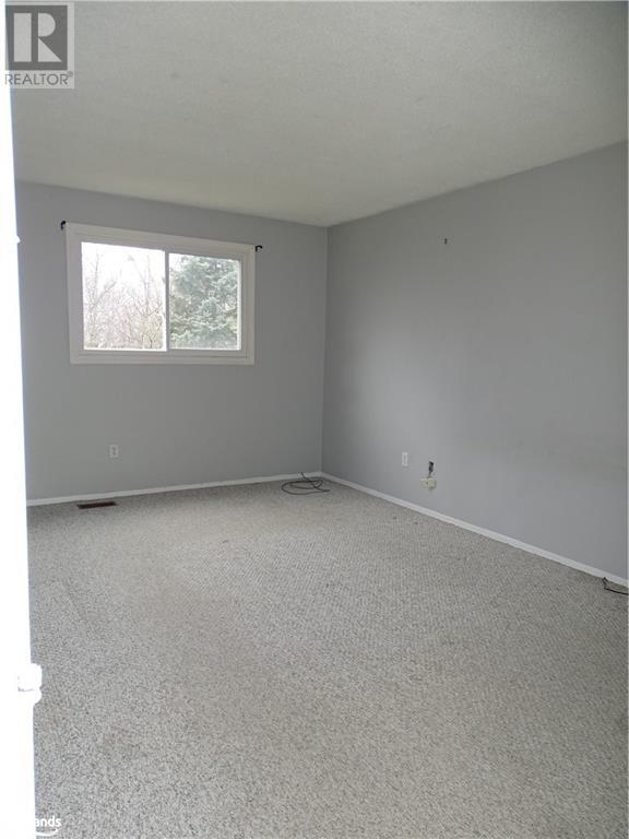 For sale 28 FOX Run, Barrie, Ontario L4N5L5 40531350 REALTOR.ca