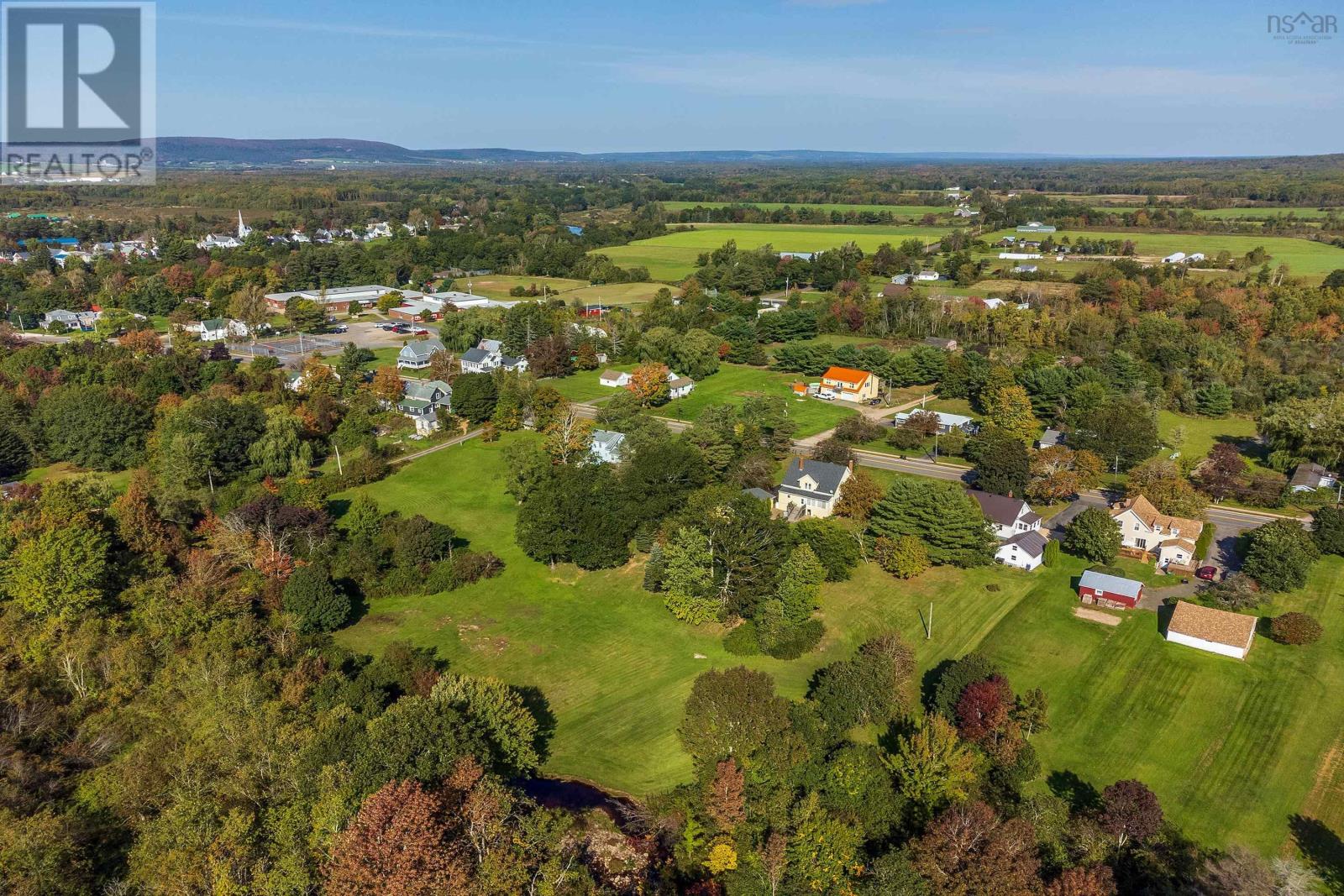 For sale 87 Lawrencetown Lane, Lawrencetown, Nova Scotia B0S1M0