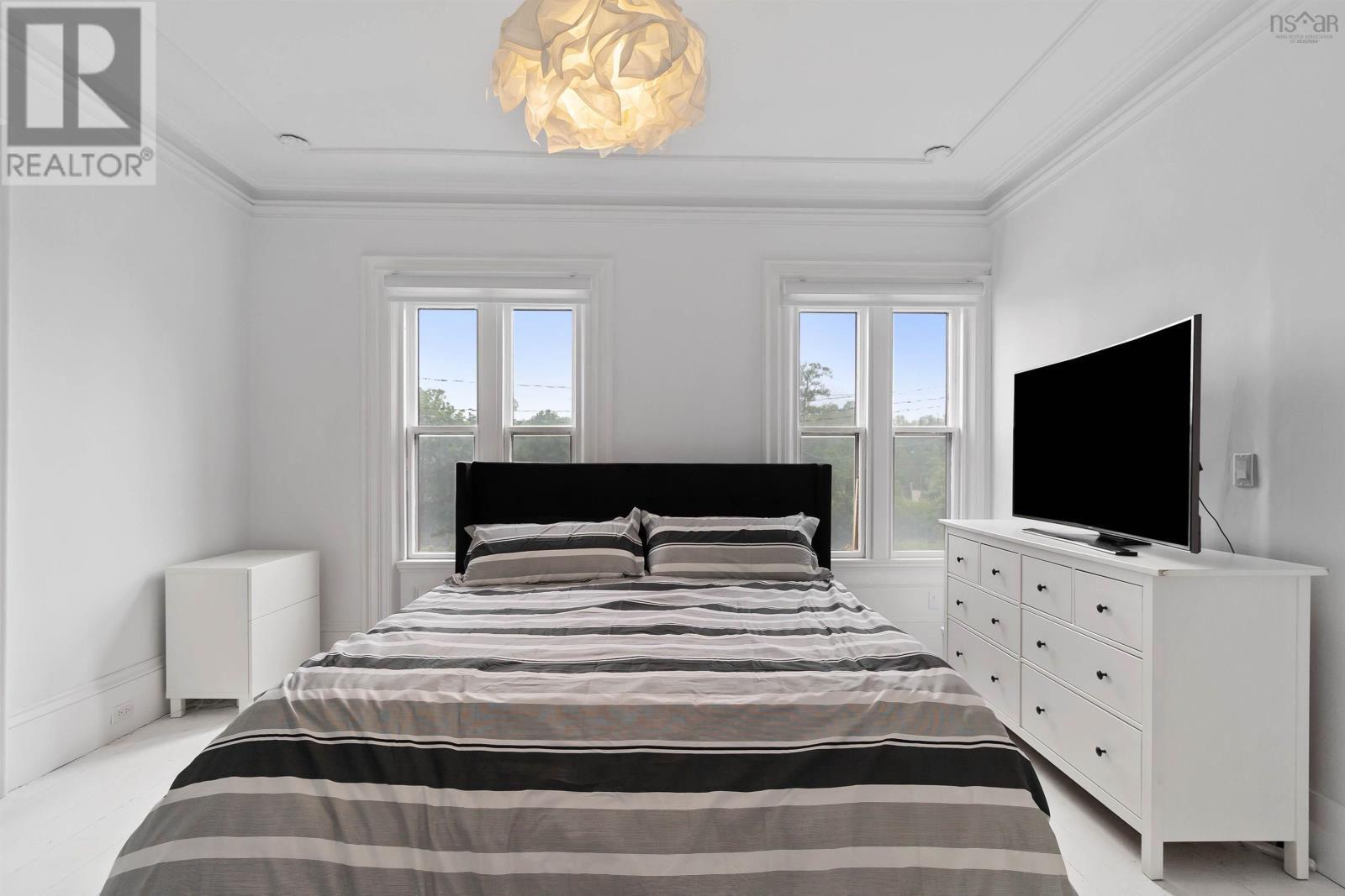 For sale 1 Brooklyn Shore Road, Brooklyn, Nova Scotia B0J1H0