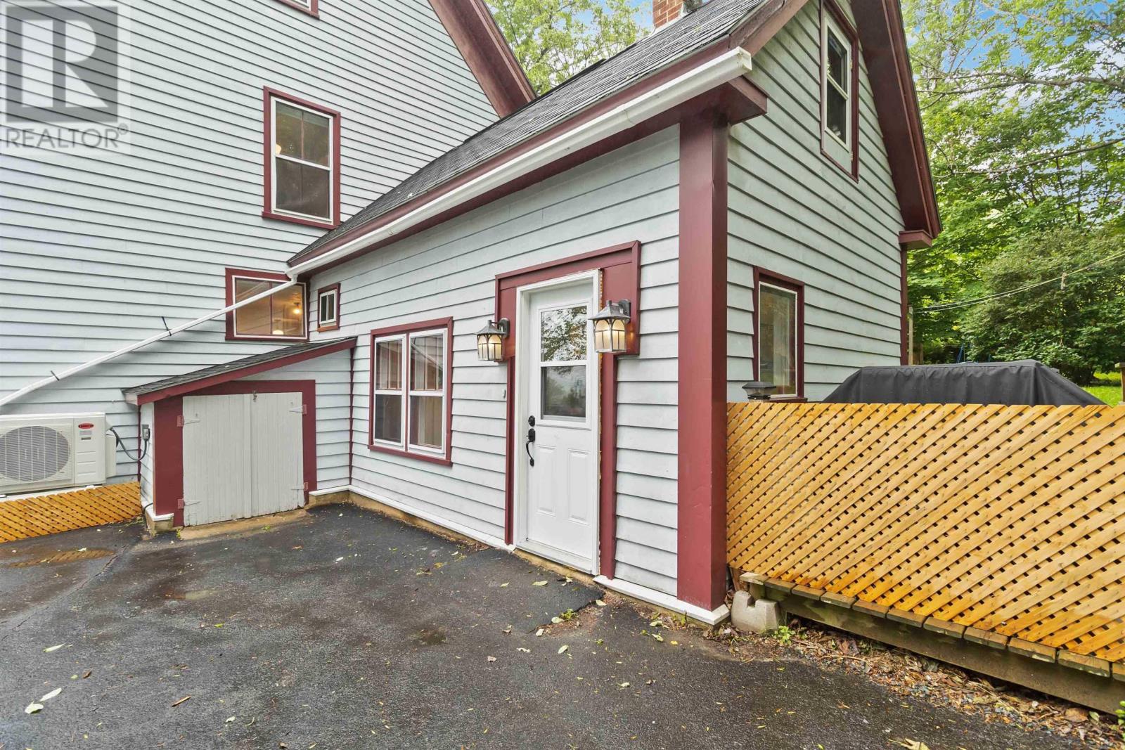 For sale 1 Brooklyn Shore Road, Brooklyn, Nova Scotia B0J1H0