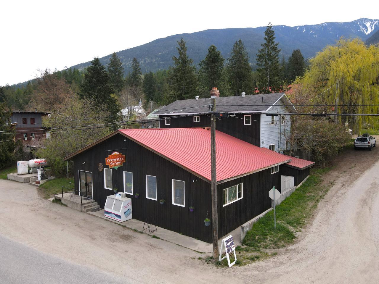For sale 7904 RAILWAY AVENUE, Harrop/Procter, British Columbia V0G1G0