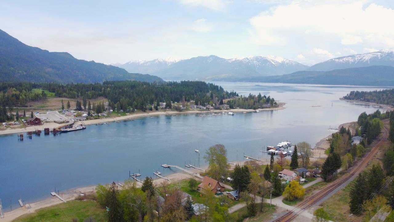 For sale 7904 RAILWAY AVENUE, Harrop/Procter, British Columbia V0G1G0