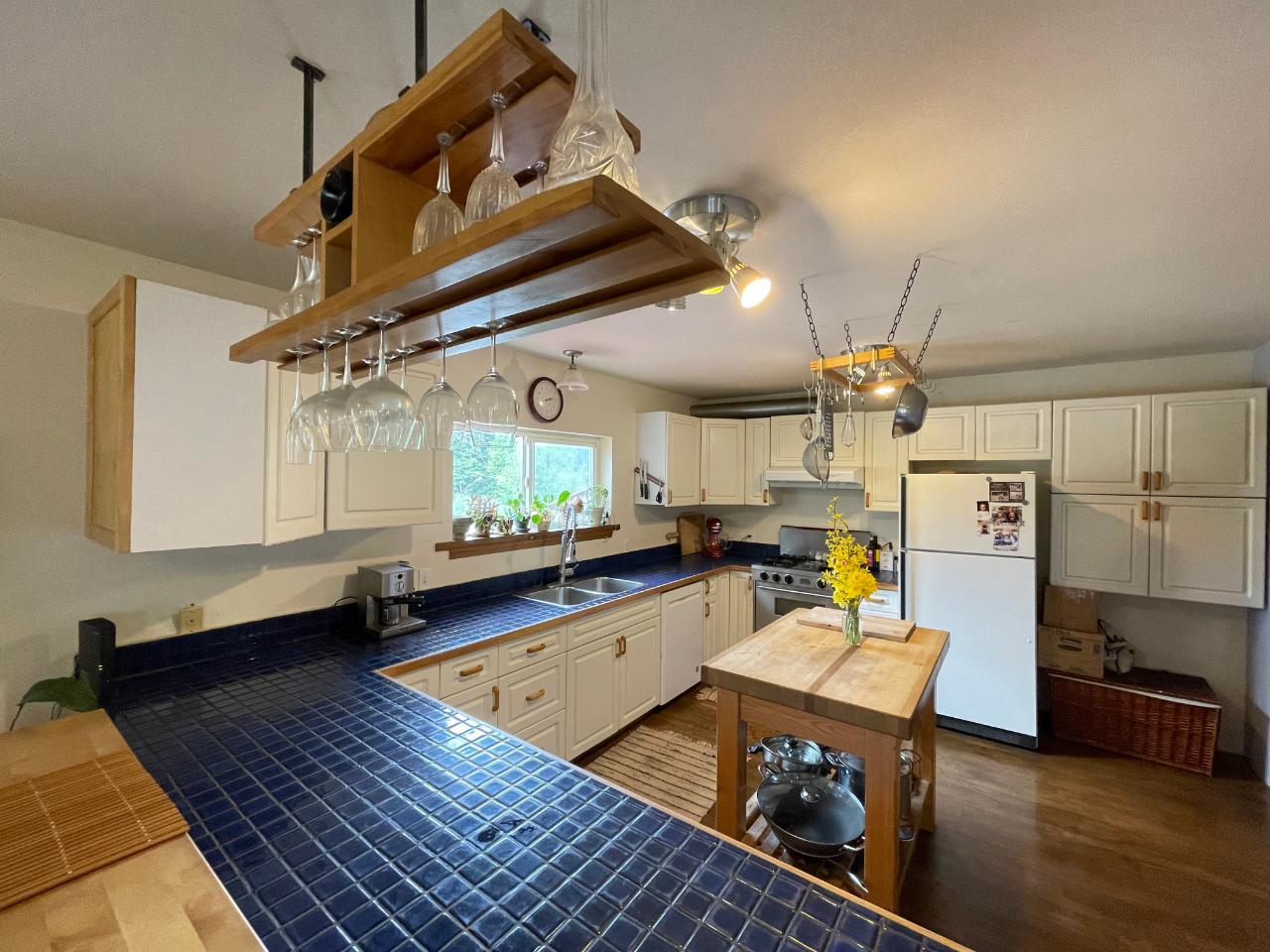 For sale 7904 RAILWAY AVENUE, Harrop/Procter, British Columbia V0G1G0