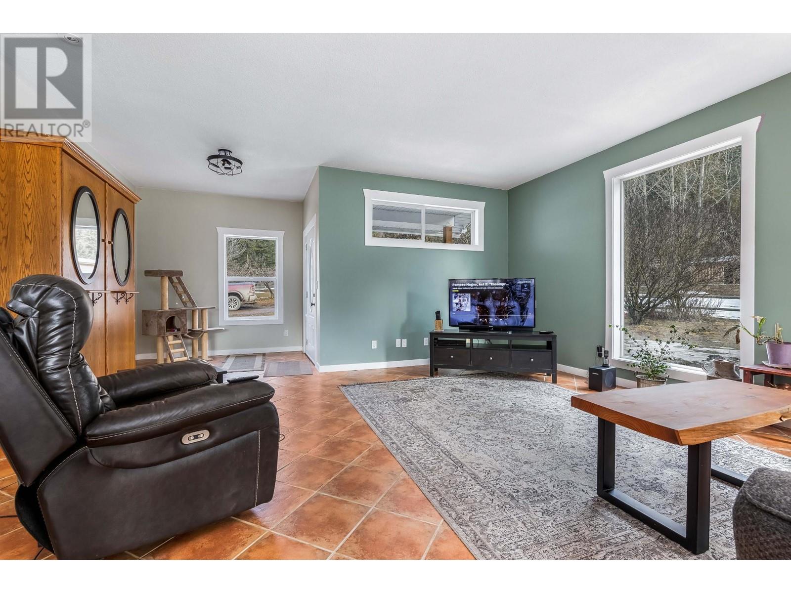 For sale 961 AGATE BAY RD, Barriere, British Columbia 177168 REALTOR.ca