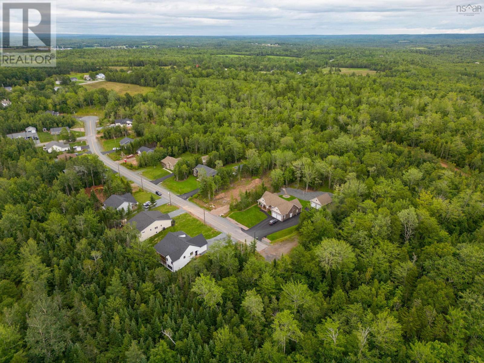 For sale 43 Hemlock Drive, Stewiacke, Nova Scotia B0N2J0 202404226