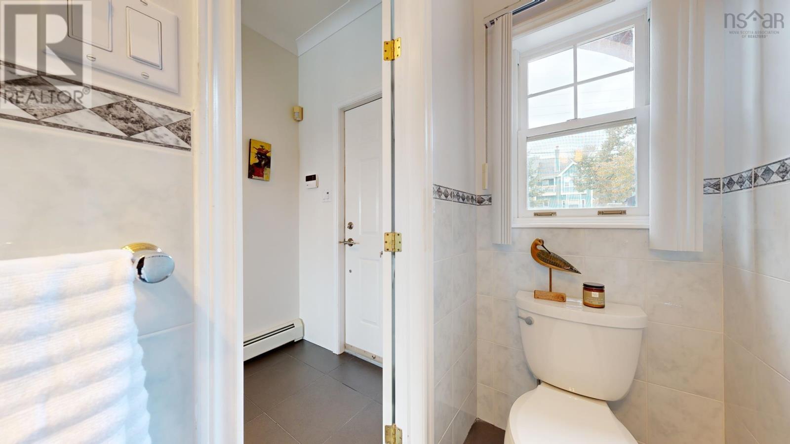 For sale 71 Anchor Drive, Halifax, Nova Scotia B3N3B9 202321564