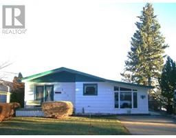 For sale: 506 School Road, Trochu, Alberta T0m2C0 - A2090080 